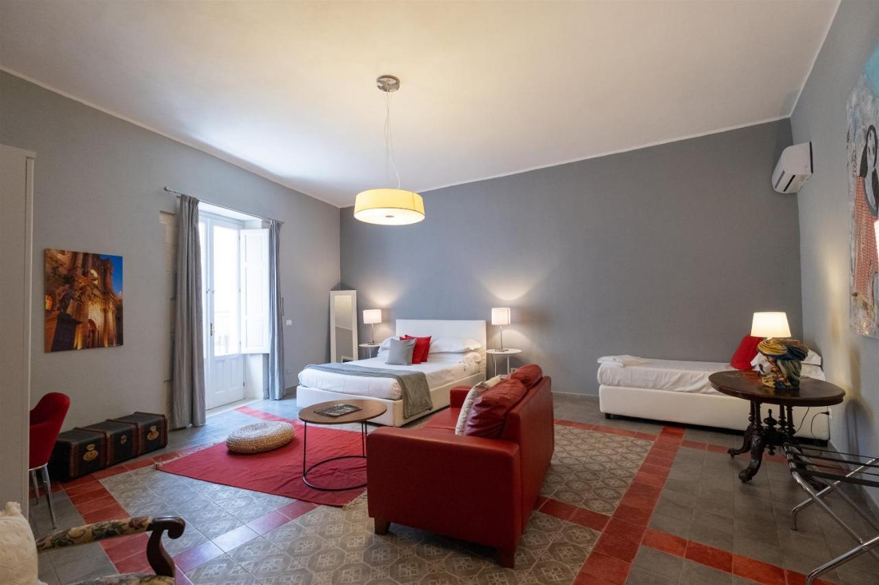 Palazzo Gilistro Bed & Breakfast Сиракуза Екстериор снимка