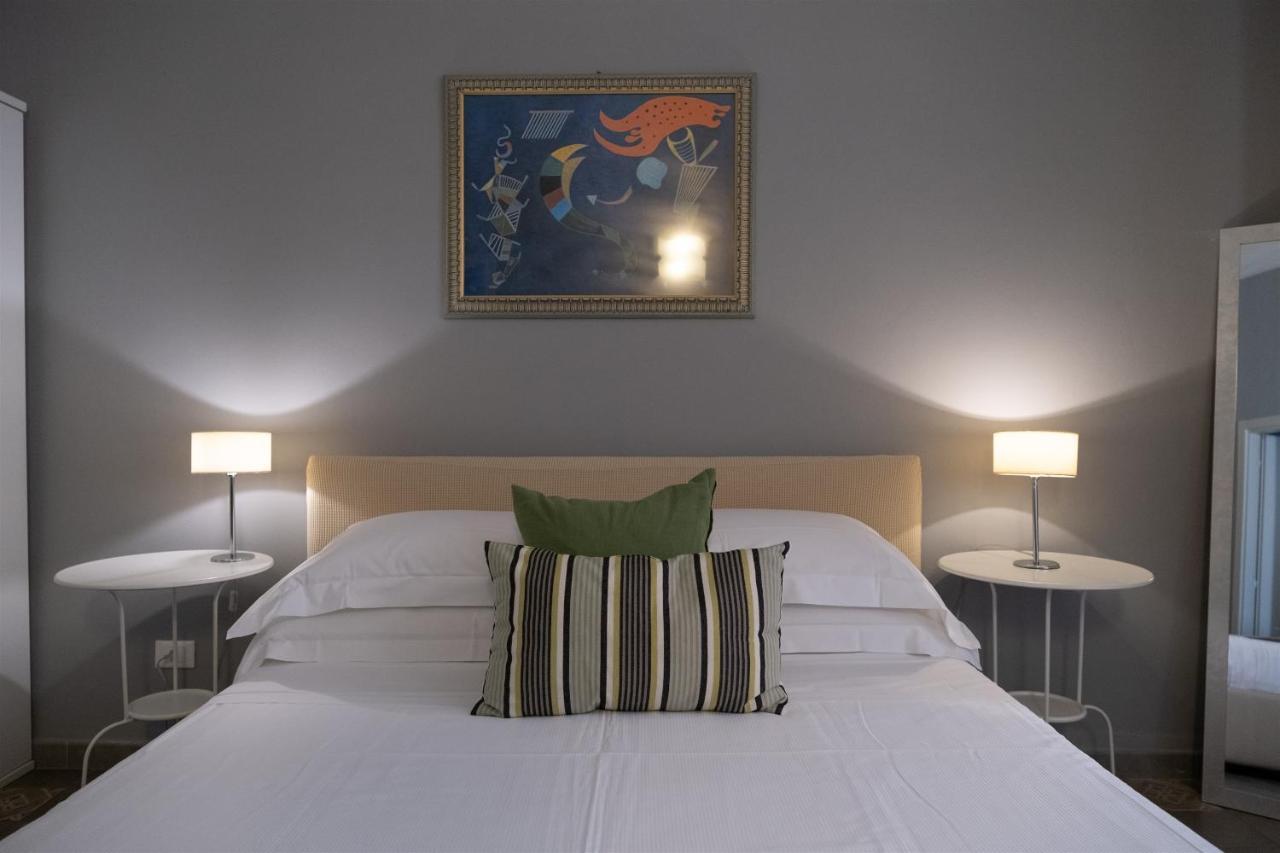 Palazzo Gilistro Bed & Breakfast Сиракуза Екстериор снимка