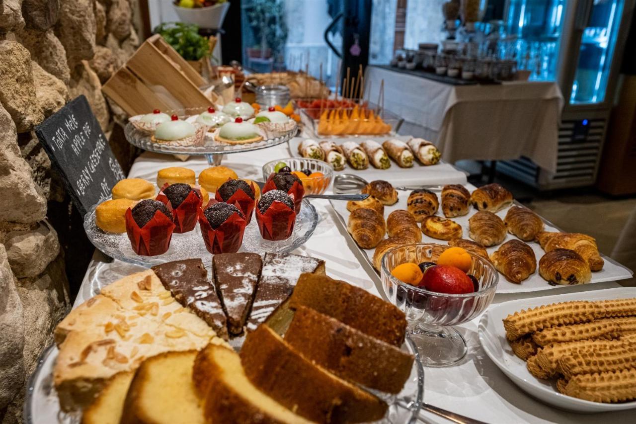 Palazzo Gilistro Bed & Breakfast Сиракуза Екстериор снимка
