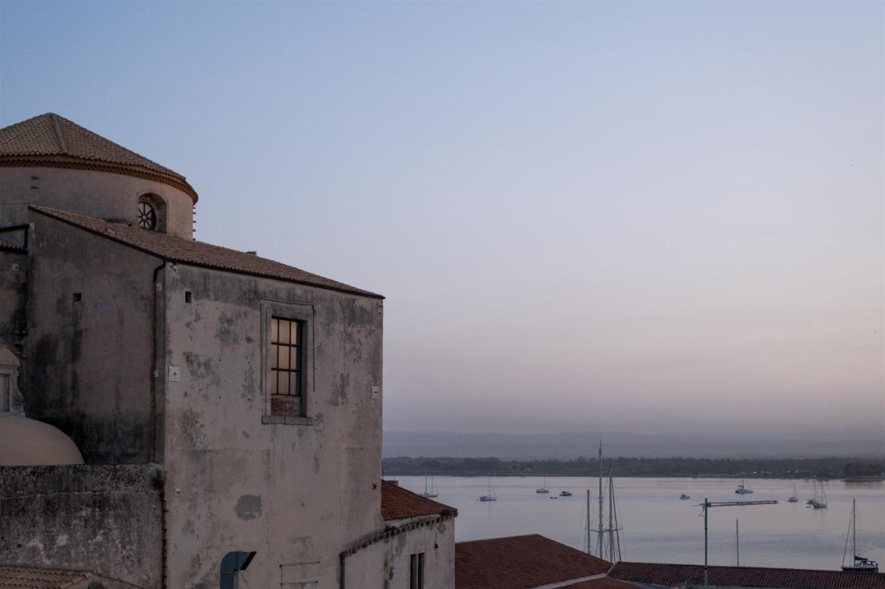 Palazzo Gilistro Bed & Breakfast Сиракуза Екстериор снимка